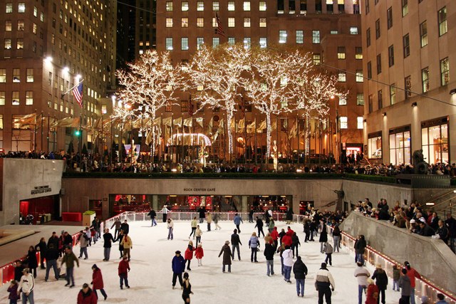 Rockerfeller Centre skating on GlobalGrasshopper.com