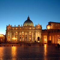 St Peters at night, Rome on GlobalGrasshopper.com